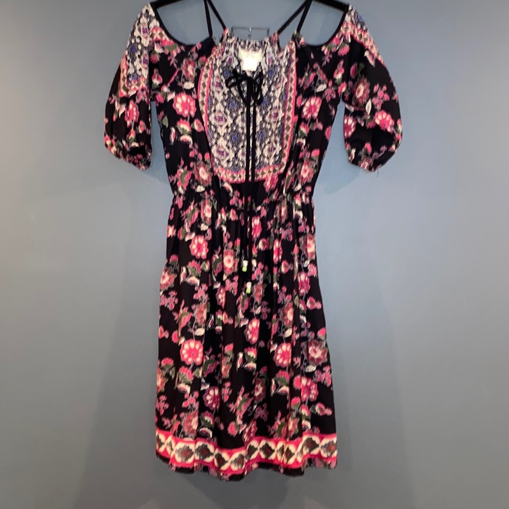 Staring at stars women’s cold shoulder black and pink floral dress size XS
